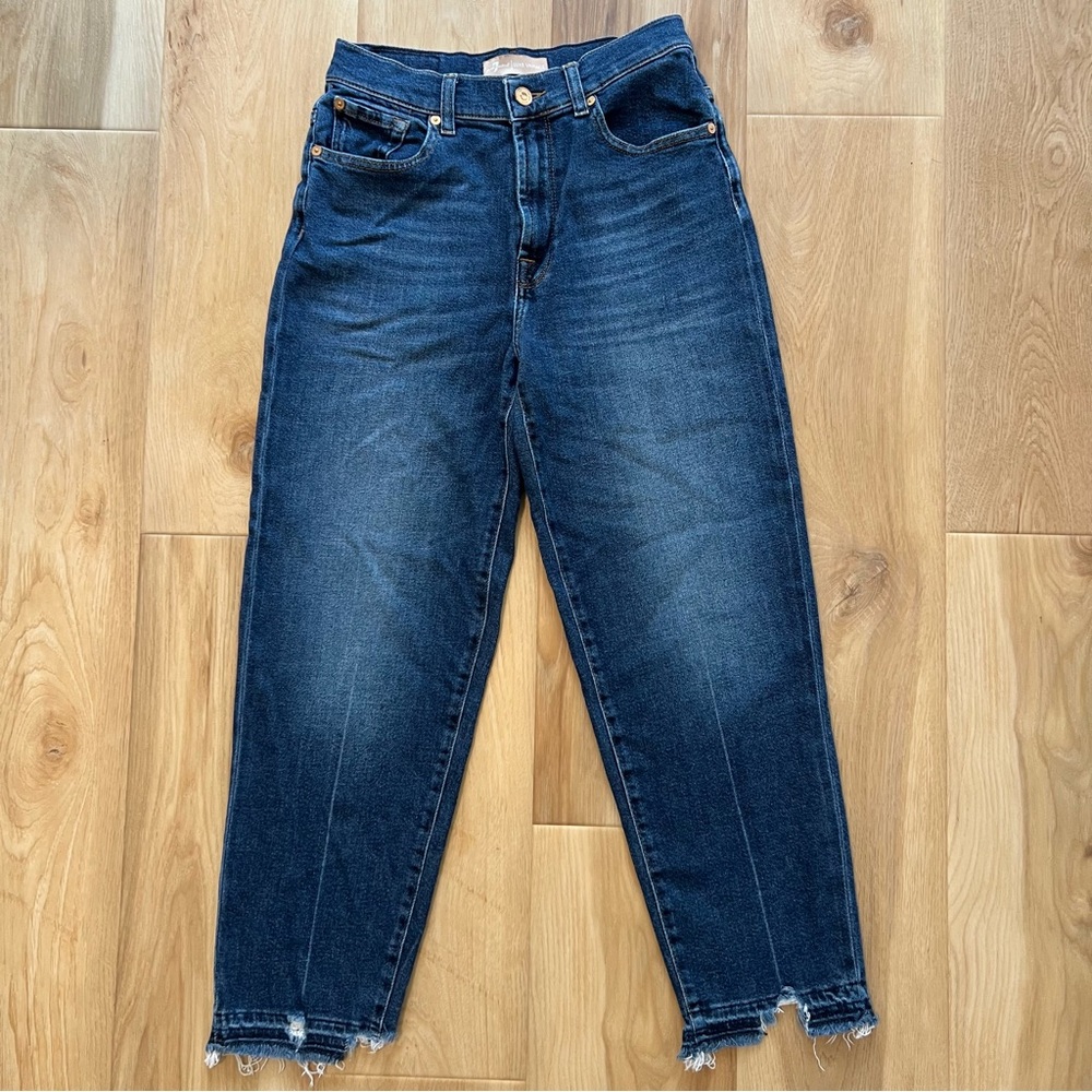 7 For All Mankind MALIA Luxe
Vintage Powertrip with Distressed
Hem Jeans Size 27